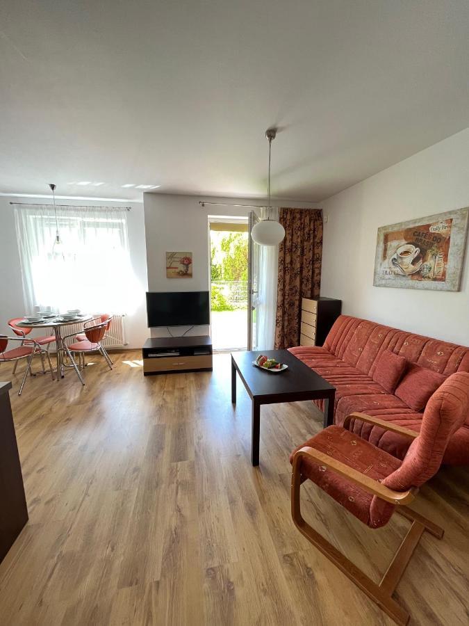Apartament Z Garazem I Ogrodem โควอบเซก ภายนอก รูปภาพ