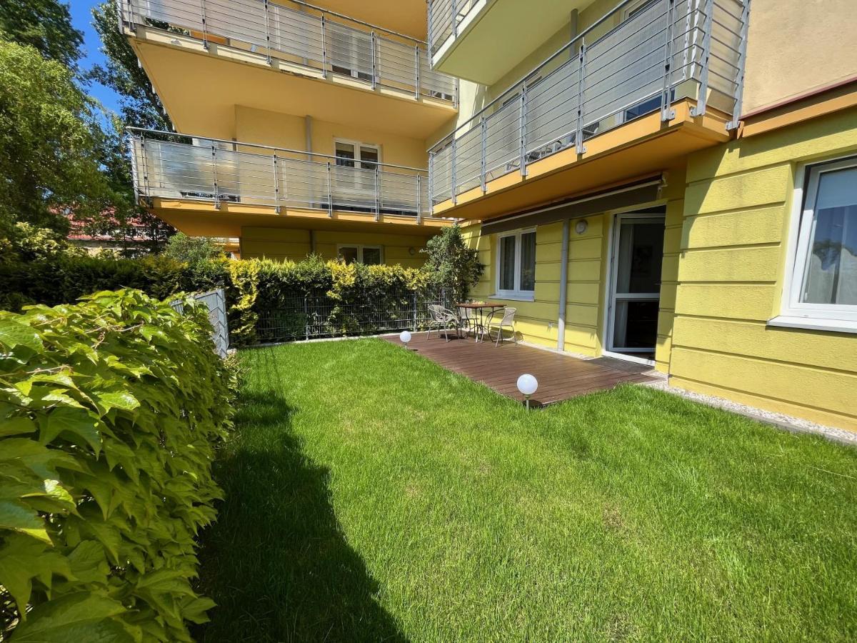 Apartament Z Garazem I Ogrodem โควอบเซก ภายนอก รูปภาพ