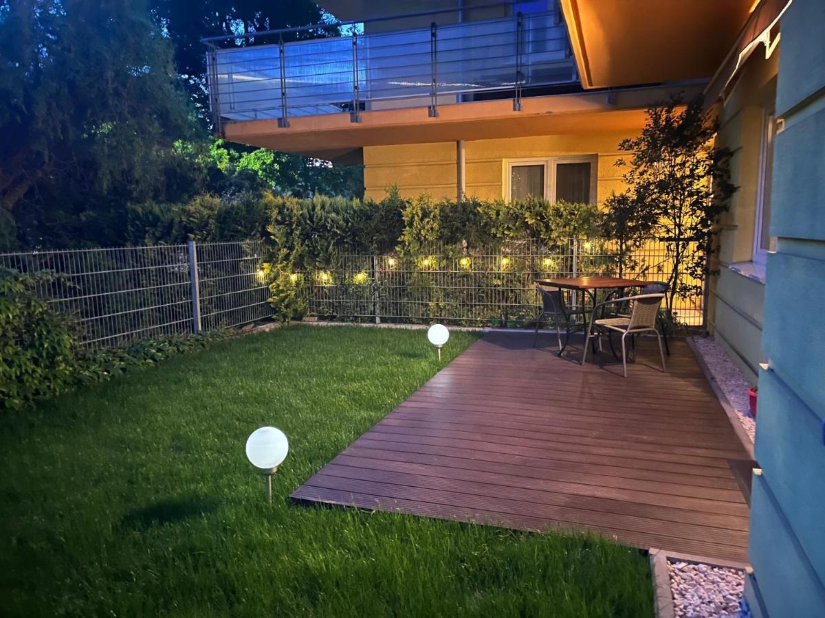 Apartament Z Garazem I Ogrodem โควอบเซก ภายนอก รูปภาพ