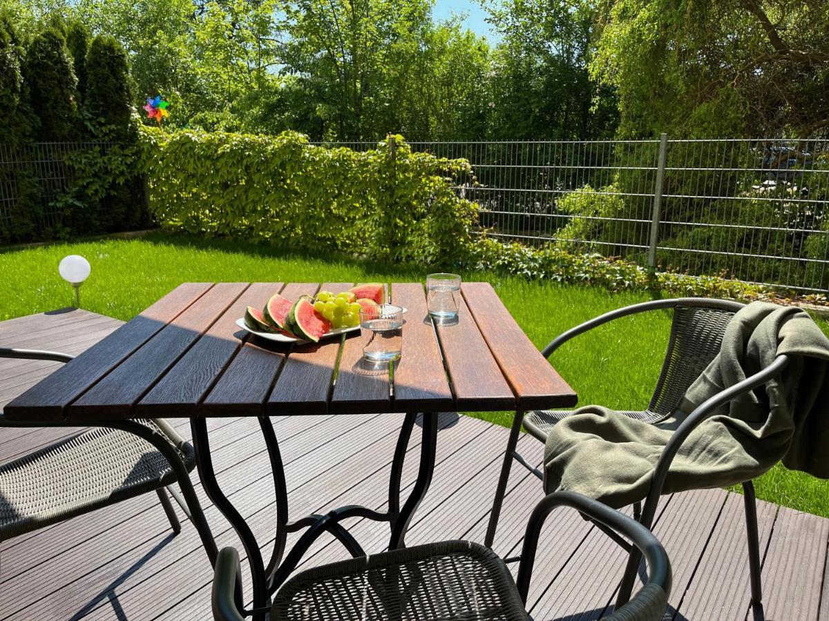 Apartament Z Garazem I Ogrodem โควอบเซก ภายนอก รูปภาพ